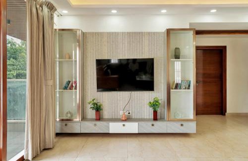 Krishnarajapura Apartment | SaffronStays Suki Suites, Executive