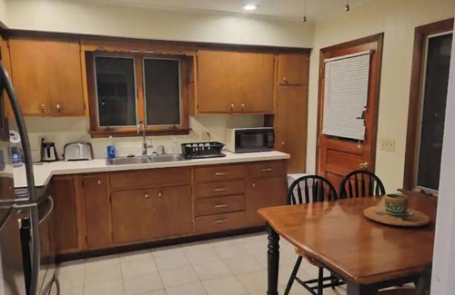 Glens Falls House | Sail away in this cozy 2 bdrm- downtown Glens Falls