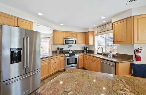 Crown Point Condo | Sail Bay Luxury Retreat | Private Spa, Rooftop Views, Outdoor Kitchen & Garage Parking