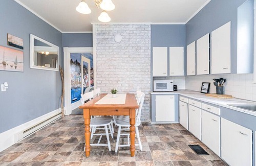 Lunenburg Apartment | Sailboat Suite - Heart of Lunenburg
