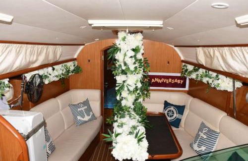 Wellington Pier Boat Rental | Sailing on Luxury Yacht