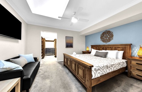Pambula Beach House | Sails to Sea - 4 bedroom pet friendly