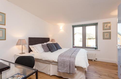 Notting Dale Apartment | Saint Anns