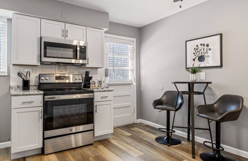St. Charles House | Saint Charles 2 Bedroom Townhome by StayLage