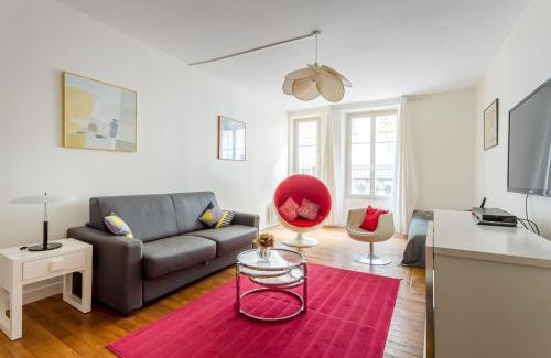 Palais-Royal Apartment | Saint Honore Louvre with AC