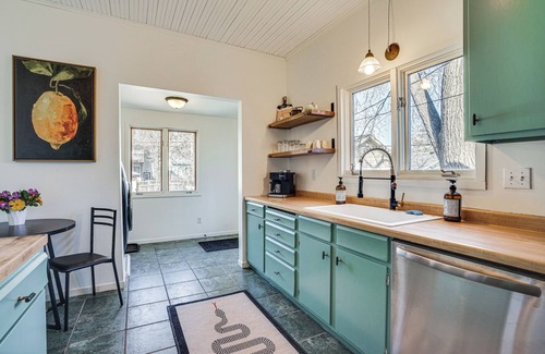 Summit Hill Cottage | Saint Paul Vacation Rental Near Shopping & Dining!
