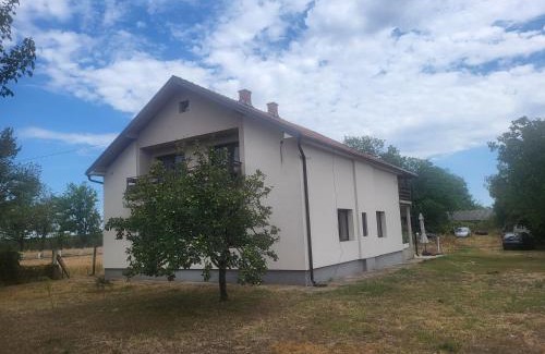Novi Sad Ski Chalet | SALAŠ moj rodjak sa sela Vranić