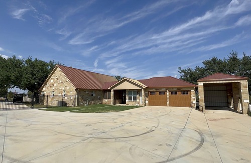 Salado House | Salado home/great neighborhood!