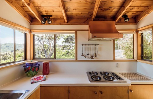 Piha House | SALE UNTIL OCTOBER - $330.00 per night.