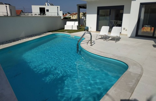 Salir do Porto Villa | Salir Do Porto -Pretty modern villa with swimming pool