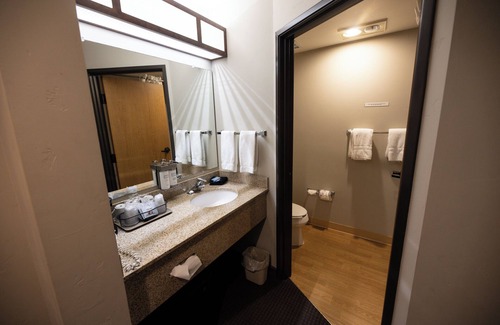 Riggins Hotel | Salmon Rapids Lodge