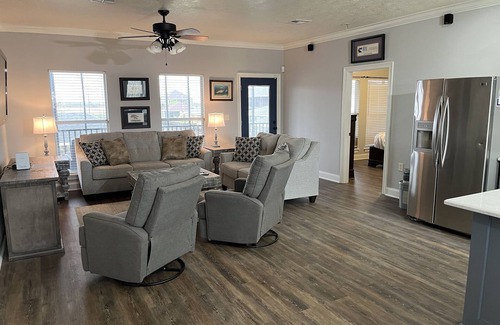 Hackberry House | " Salt Life Retreat " Waterfront home with boathouse in Angler Bay/Hackberry