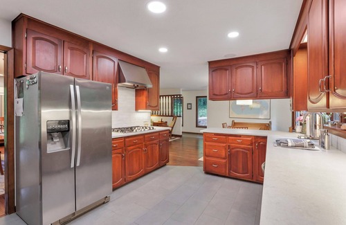 Granville South House | Salt Run Retreat Summ