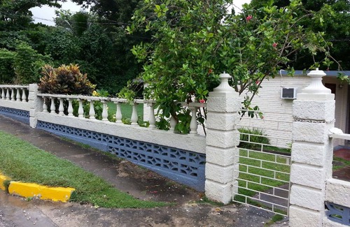 St.Bran's Burg House | SaltAire Bungalow Rose Hall 10 Mins Hike to Secluded Beach