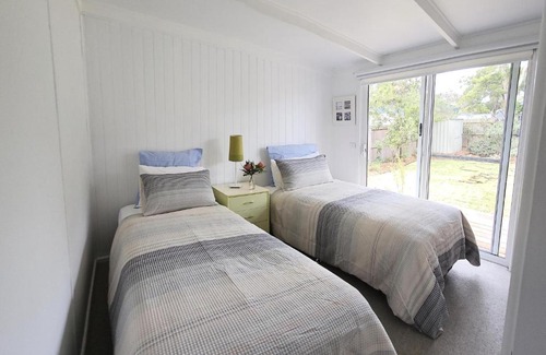 Anglesea House | Saltbush - Ideally located and modernised MCM Beach House