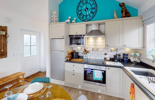Filey Cottage | Salty Dog - a beach house that sleeps 4 guests in 2 bedrooms