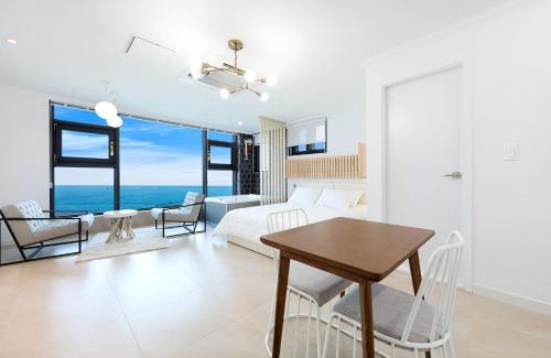 Samcheok House | Samcheok Laon Spa Pension
