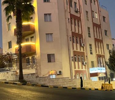 Jabal Al-Hussein Apartment | Sami Apartments