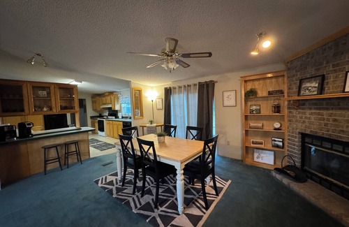 Navajo Dam House | San Juan Cast and Crash, Sleeps 10 and just minutes from world class fly fishing