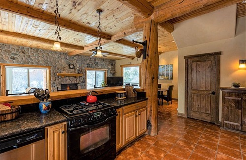 San Juan River Village Cabin | San Juan River frontage. Close to Wolf Creek Ski, New Hot Tub!