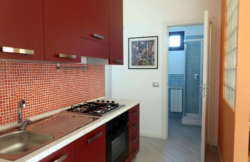 San Leone House | San Leone holiday home a stone's throw from the sea