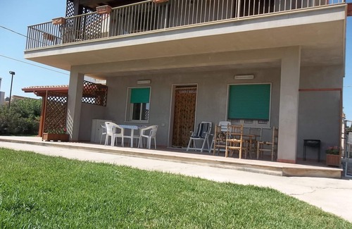 San Lorenzo Apartment | San Lorenzo apartment in villa 100m from the sea - air-conditioned