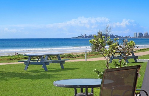 Tugun Apartment | San Simeon 6 - Spacious, ground floor and absolute beachfront!
