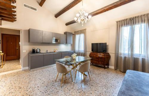 Dorsoduro Apartment | San Vio Palace Luxury Apartments