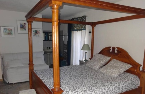 La Gimond Bed & Breakfast | Sand 'family guest room at Domaine de la plume