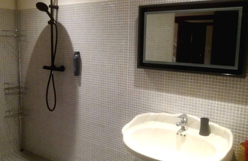 La Gimond Bed & Breakfast | Sand 'family guest room at Domaine de la plume