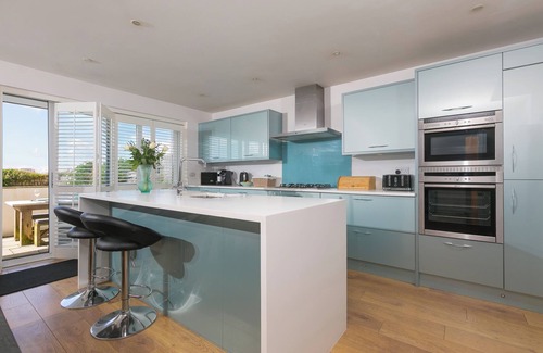 Praa Sands Cottage | SANDBANKS, pet friendly, luxury holiday cottage in Praa Sands