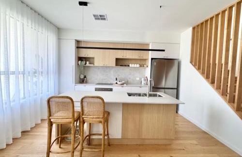 Henley Beach South House | 'Sandbar Escape' 3BR Beach House at Henley Beach