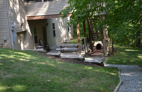 Columbia House | Sander Ridge - 40 wooded acres