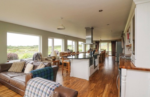 Tacumshane House | SANDERLING LODGE, pet friendly in Tacumshane, County Wexford