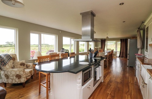 Tacumshane House | SANDERLING LODGE, pet friendly in Tacumshane, County Wexford