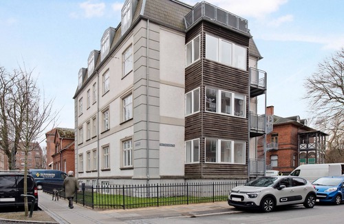 Frederiksberg Apartment | Sanders Constantin - Chic 2-bdr Apt With Balcony