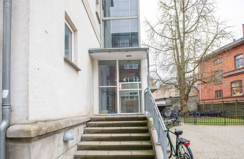 Frederiksberg Apartment | Sanders Constantin - Chic 2-bdr Apt With Balcony