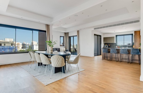 Limassol Apartment | Sanders Crystal 2 - Top 3-Bdr with Shared Pool