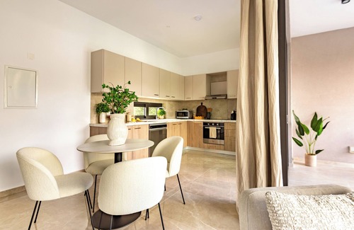 Agios Tychon Apartment | Sanders River Plaza - Cute 1-Bdr Apt with Balcony