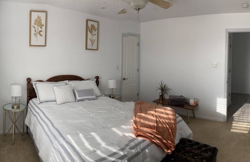 Ranchito Bed & Breakfast | Sandia Views room with lock for Balloon Fiesta!
