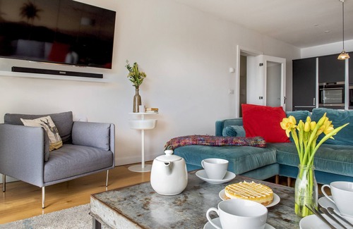 Portwrinkle Cottage | Sandpiper - Beach-side House with Terrace Hot Tub and Stunning Views