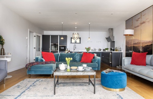 Portwrinkle Cottage | Sandpiper - Beach-side House with Terrace Hot Tub and Stunning Views