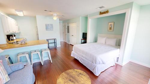 Holiday Isle Apartment | Sandpiper Cove 8113- by Holiday Isle Properties