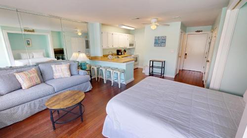 Holiday Isle Apartment | Sandpiper Cove 8113- by Holiday Isle Properties