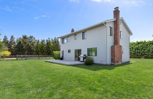 Bridgehampton House | Sandpiper Seclusion