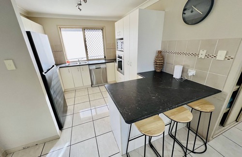 Ningi House | Sandstone Point Family home, Bribie beaches, pet friendly