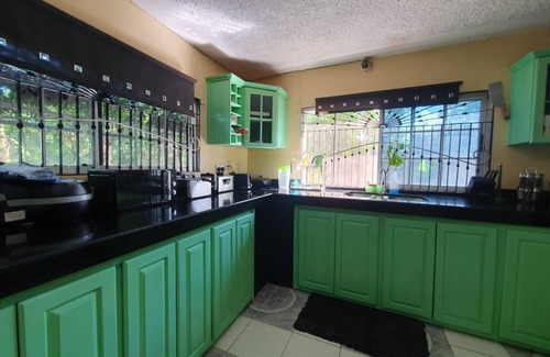 Sandy Bay House | Sandy Bay Paradise Retreat - 7 Bedrooms