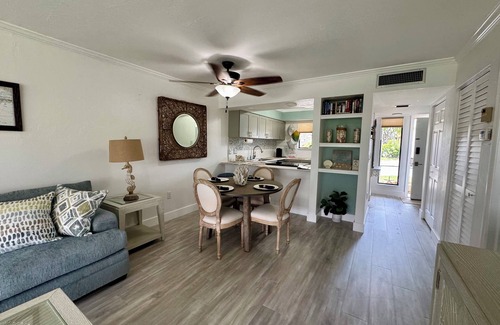 Bradenton Beach Condo | Sandy Feet Retreat Unit 108 at Runaway Bay. 1 min walk to beach.