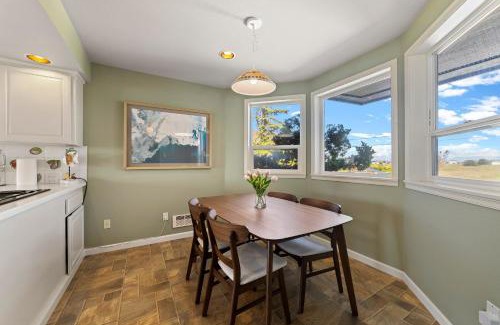 Ferndale House | SANDY POINT 6 BEDS 3 BATHS BEACH HOUSE WITH AMAZING VIEWS