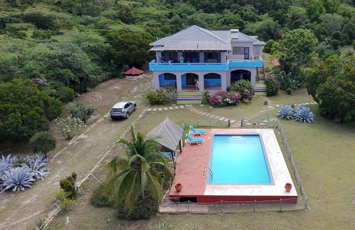 Treasure Beach Villa | Sandy Rose Villa - Your tropical paradise getaway